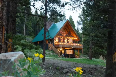 Image de Beautiful 4Bd Chalet w Hot Tub & Mtn Views