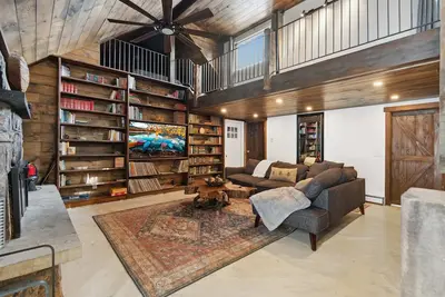 Image de 5 Bd Cabin W/ Private Hot Tub