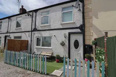 Image de 2 Stoneleigh Cottage, pet friendly, with a garden in Gwersyllt