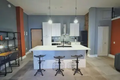 Image de Tampa Fl condo · Beautiful & Amazing Loft Oasis!