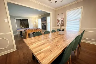 Image de Spacious 4br! Central location!