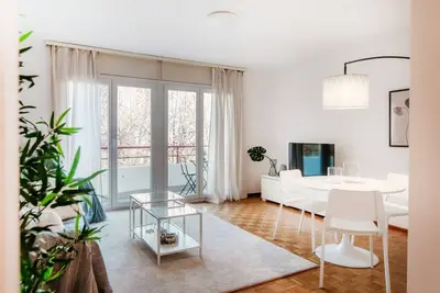 Image de Appartement moderne de trois pièces à Chiasso (Pink Flat)