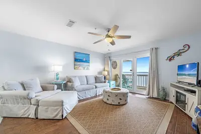 Image de Innerarity Point | Kayaks, Pool | 2 Waterfront Balconies | My Beach Getaways | It16064