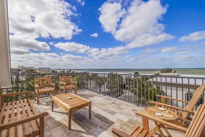 Image de Brand New Home with pool Unit A Gulf view Sleeps 10
