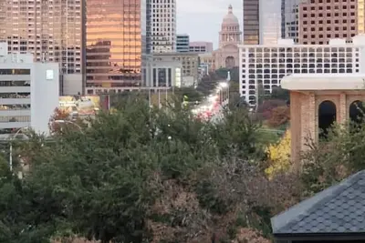 Image de Amazing Location! Huge, Hip and Super Stylish