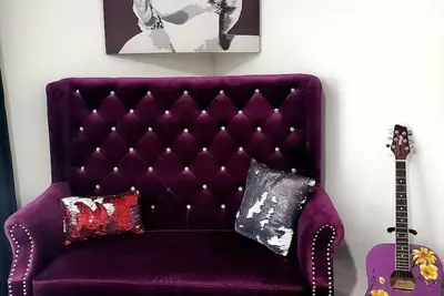 Image de SoCo Cool! Huge, stylish and great location!