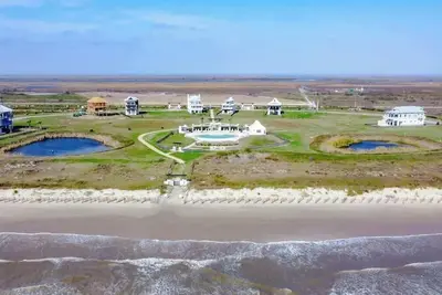 Image de Once Upon A Tide, Sleeps 15