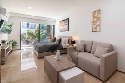Image de Chic Stay Near 5th, Seaview Roof Pool & Gym Onsite