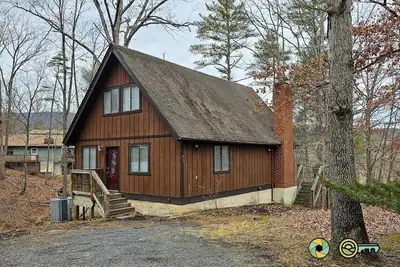 Image de Tiger's Den chalet - quiet mountain comfort!