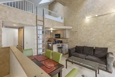 Image de Ski In Out 5 Minute Walk To Everything