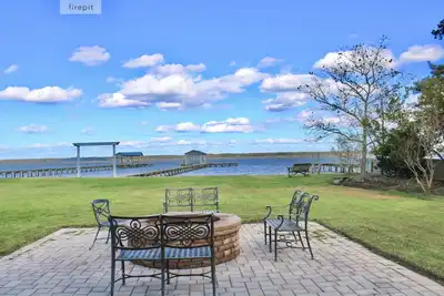 Image de Stunning Dunnsville Retreat on Rappahannock River w/ Boat Dock!