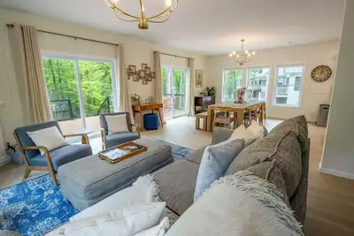 Image de Cottage in the Woods + Pool, Fishing Pond