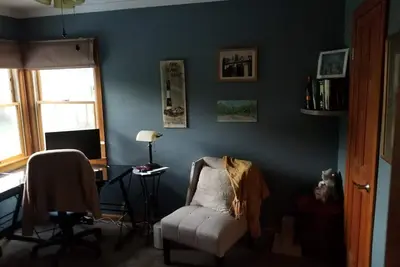 Image de Attractive home walking distance to town or the train. Easy access to Nyc