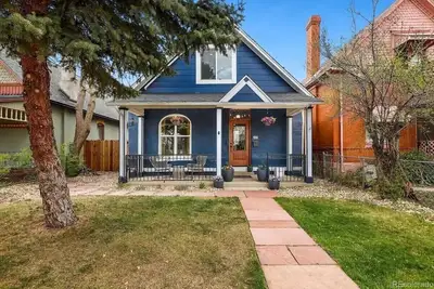 Image de Victorian house near Rino/Dt w/ yard and hot tub!