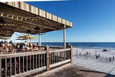 Image de Veranda 102\/ Beach Service Included ⛱️ Gulf Front🌞 🌊 Amazing Views! ! !