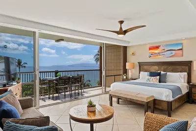 Image de Updated Oceanfront Condo with Stunning Views, Lanai, and Beach Access #614