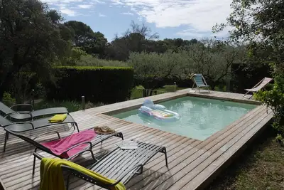 Image de Maison familiale avec piscine et grand jardin