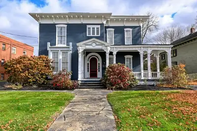 Image de Luxurious Historic Victorian