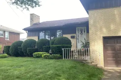 Image de Welcome to a haven of comfort and serenity for nature lovers! Right off route 28