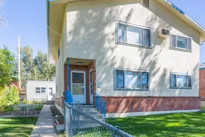 Image de \"Discover Convenience and Comfort: Family-Friendly Duplex Steps from Downtown Casper!
