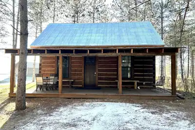 Image de {Big Timbers} Cabin next to North Entrance to Itasca State park