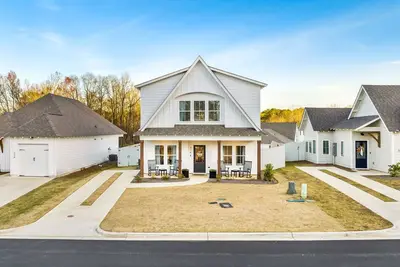 Image de Warm Welcoming Home 1. 7 Miles to Auburn University! Fire Pit!