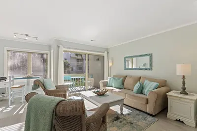 Image de Casa Del Mar - Pet Friendly Condo Close to Coligny Beach & Shopping Plaza!