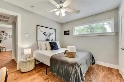 Image de Fifa Ready Near Downtown Dallas - The Dapper Charm