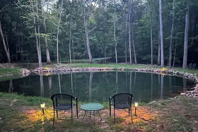Image de Getaway! Peaceful Lodge w/20 acres of private land, Trout Pond, stream on site