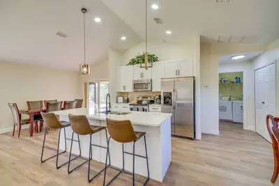Image de Sunny Palm Bay Home w/ Screened Porch Near Beaches