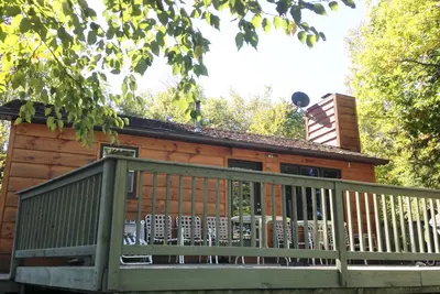 Image de Come To Me Inn - Cozy Peaceful Lakefront Cabin, So Get Away & Be On Lake Time.