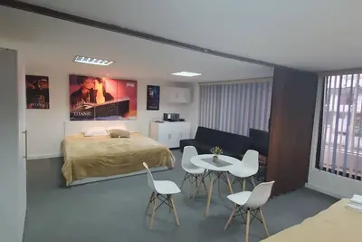Image de Doble Suite Con Dis King Bed 2 Sofa Camas En Lujoso Y Seguro Barrio De Cuenca