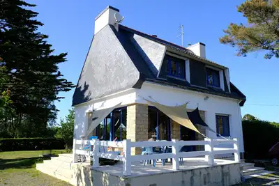 Image de Maison de vacances 'Maison 6 Pers 100m Plage' avec vue sur la mer, terrasse privée et Wi-Fi