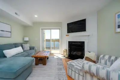 Paugus Bay Chalet: Newly Renovated Condo with Prime Lake Winni Location!