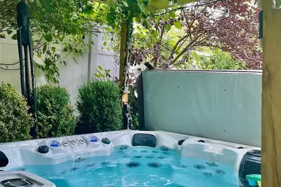 Image de Private Hot Tub - Blue Lake Paradise - Sleeps 4