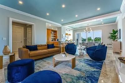 Image de Renovated Beachfront 3 Br - Steps to Baha Mar