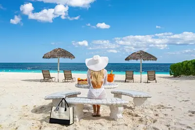 Image de Luxe 3 Br: Beachfront Suite Next to Baha Mar