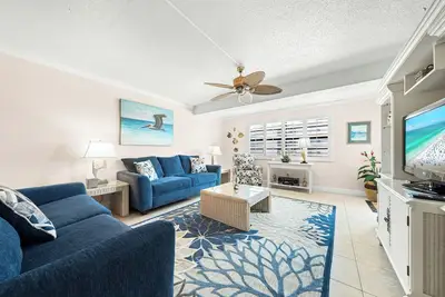 Image de Relax At Sea Shell! 2 Bedroom/2 Bath Condo On Siesta Key!