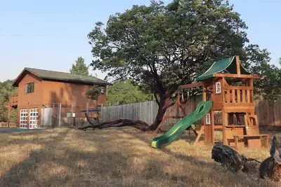 Image de Big Acres Family Suite - Play Structure - Pet Friendly - Casino