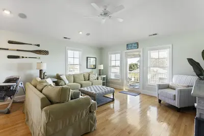 Image de Home in Kure Beach 4 beds 4 bath Pier and Ocean
