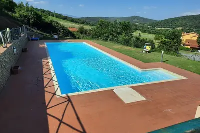 Image de 3Bed Duplex - Balcony, Private Pool & Fireplace