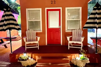 Image de Historic oceanfront studio with direct beach access, alfresco dining, & smart Tv