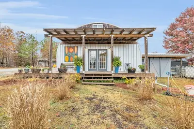 Image de New Listing - Mountaintop with mountain views - Industrial Farm Stay - Chattanooga -Cloudland Canyon