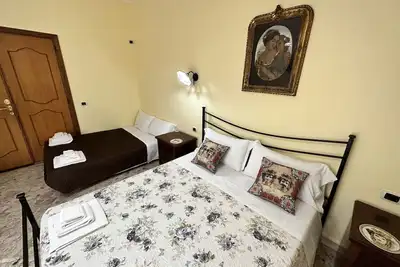 Image de Exclusive Suite: Square, Near Beach, WiFi, Air Conditioning, Private Bathroom
