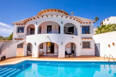 Image de Luxury villa with sea and mountain views