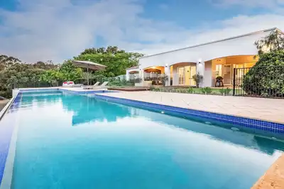 Image de Private & Tranquil Escape Offering Dreamy ‘Hacienda’ Resort Style Living