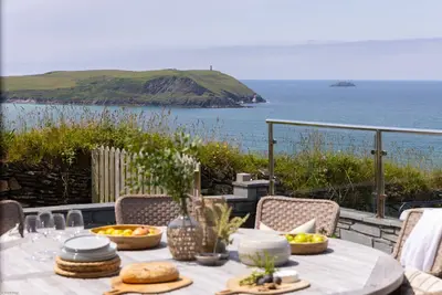 Image de Tregirls - Polzeath - ocean view, cliff top property sleeping 10