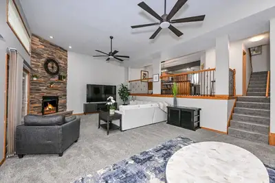 Image de 3 bed 2. 5 bath Townhome