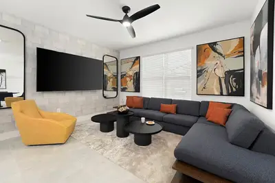 Image de Jasper's Junction | Volcano theme Br, huge Lr/Dr, Pvt pool - near convention ctr
