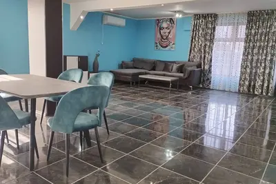 Convenient location. Downtown cozy place. All sightseeing is available around.